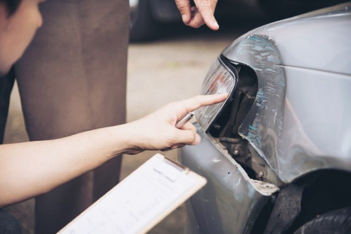 Car accident lawyer expert in Miami laws.
